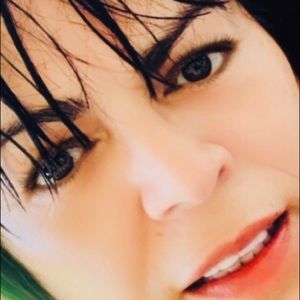 Meet your Posher, Yesenia